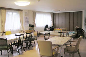 食堂と小上がりの様子写真